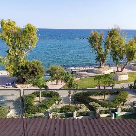 Galatex Beachfront 1st Line Sea View Suites - Location Peaceful Place Homestay *