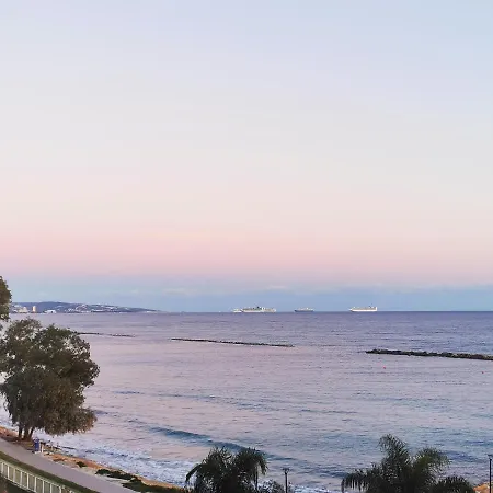 Galatex Beachfront 1st Line Sea View Suites - Location Peaceful Place Homestay *