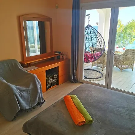 Galatex Beachfront 1st Line Sea View Suites - Location Peaceful Place Homestay *